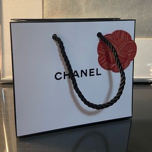 Mini CHANEL Gift Bag